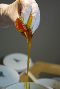 敏感肌の人がワキ脱毛を受ける際の痛み対策は？